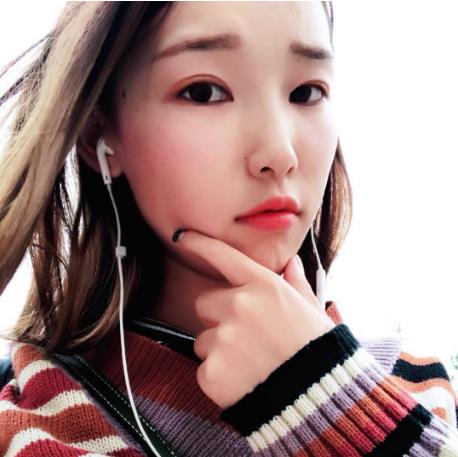 肖靜雅的雙眼皮術(shù)后照片