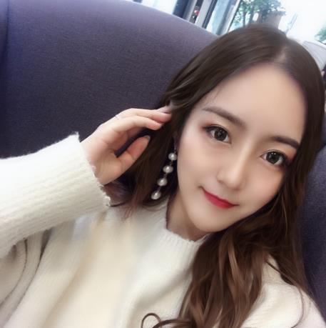 姚鷹矗的隆鼻術(shù)后照片