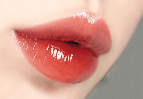 深圳一位醫(yī)生為王天國(guó)成功進(jìn)行鼻部整形，效果驚艷