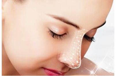 濟(jì)南整形專(zhuān)家談謝燕燕雙眼皮手術(shù)的技術(shù)與成功案例