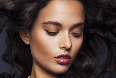 武漢市一知名醫(yī)院嚴(yán)志醫(yī)生排名評價，玻尿酸除皺果圖分享引關(guān)注