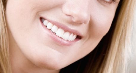 如何選擇隆胸醫(yī)院？華美醫(yī)院口碑評(píng)價(jià)與案例揭秘！價(jià)格因素解析