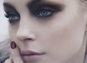 青島華顏美整容醫(yī)院張慶醫(yī)生專業(yè)雙眼皮案例展示