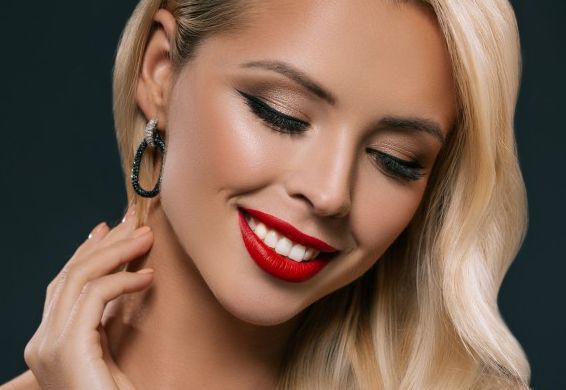 南京軍區(qū)燒傷整形外科中心：醫(yī)生團(tuán)隊(duì)實(shí)力顯著，令人矚目的隆胸案例揭秘！