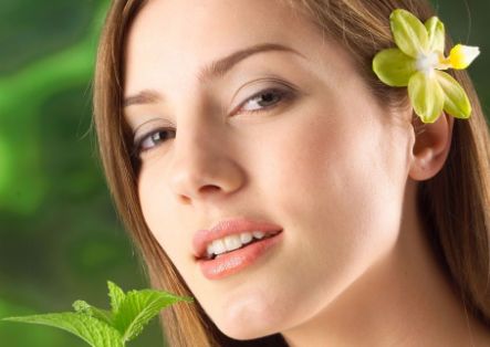 合肥藝星整形醫(yī)院孫洋醫(yī)生幫你告別雙眼皮和眼袋的煩惱