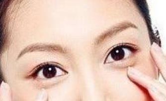 如何選擇適合去頭油的洗發(fā)水？頭油多用什么洗發(fā)水好呢？