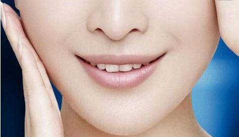 by2真的整容了嗎？探究背后的真相，揭秘姐妹花的外貌變化秘密