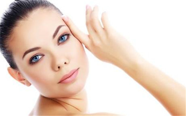 醫(yī)學(xué)美容療法：駝峰鼻矯正術(shù)的費用多少？