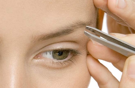 駝峰鼻矯正需要多少費(fèi)用？揭秘駝峰鼻矯正疑問(wèn)式費(fèi)用