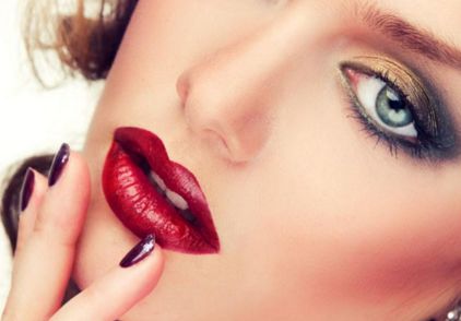 彤彤整容了嗎？揭秘明星整容的真相