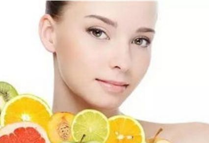 劉亦菲是否接受整容手術(shù)呢？讓我們一起來(lái)探討她的美麗變化！