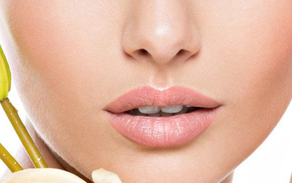 哪種瘦臉?lè)绞礁?？非手術(shù)VS手術(shù)，誰(shuí)能讓你的臉更苗條？