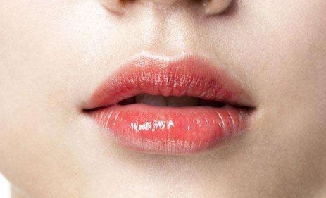 脂溢性脫發(fā)能否通過(guò)哪些偏方治療？如何注意護(hù)理？