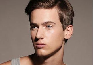 烏魯木齊一雙眼皮醫(yī)生技藝精湛，網(wǎng)友熱議好評(píng)不斷