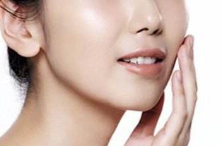 鄭大一附院整形外科是好評醫(yī)院嗎？有哪些口碑醫(yī)生如王喜梅、韓兆峰值得推薦嗎？整形手術(shù)價(jià)格如何？