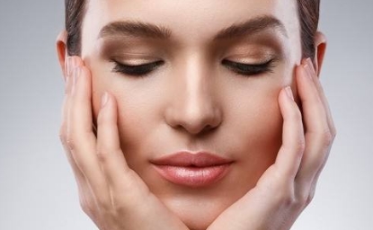 如何快速緩解口腔潰瘍的痛苦？只需1分鐘學(xué)會(huì)的小技巧！