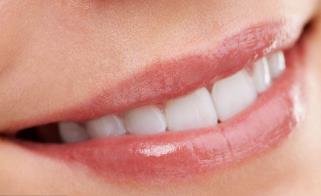 咸陽彩虹醫(yī)院美容整形科醫(yī)生團(tuán)隊真的那么專業(yè)靠譜嗎？他們的技術(shù)水平如何？他們的服務(wù)態(tài)度好嗎？