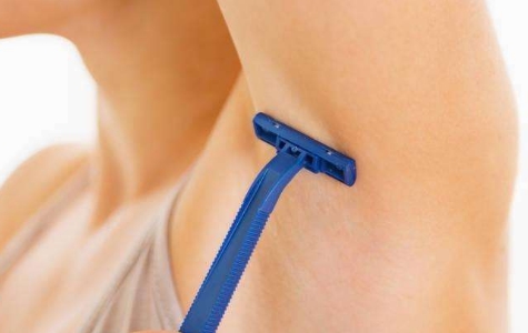 疑問：瑞典女模特PixeeFox為何迷戀整容，改變身體？