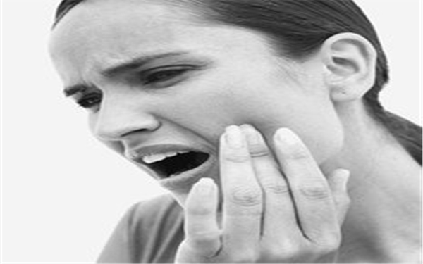 硅膠隆鼻需要多久恢復(fù)自然？隆鼻后應(yīng)注意的事項(xiàng)是什么？