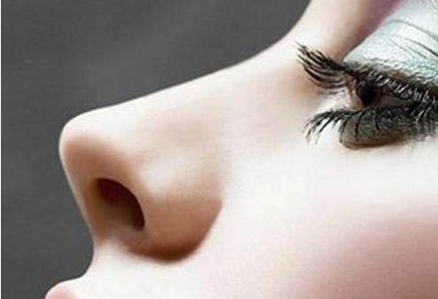 烏魯木齊去眼袋哪家好？挑選靠譜專業(yè)的整形醫(yī)院，告別眼袋困擾