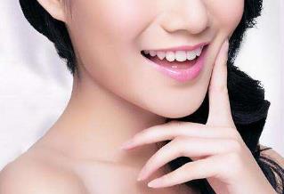 昆明美立方醫(yī)療美容醫(yī)院有優(yōu)質(zhì)醫(yī)生嗎？怎樣了解該醫(yī)院的服務(wù)質(zhì)量和專業(yè)程度？