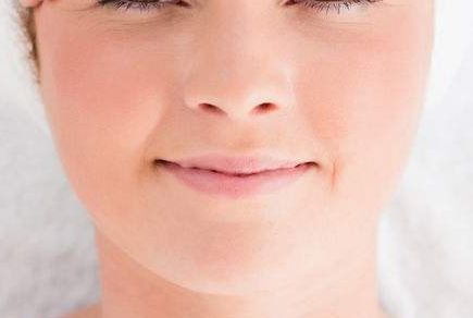 上海哪家醫(yī)院去眼袋好？專業(yè)醫(yī)生推薦，輕松解除眼袋困擾！