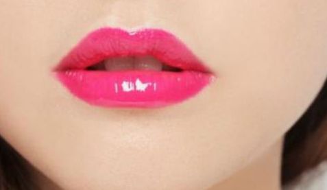 西安隆胸手術(shù)專家多所醫(yī)院！以實力劃分勝負(fù)！