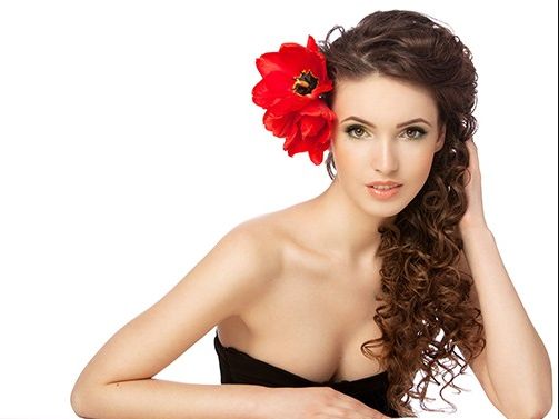 南京整形醫(yī)院哪家做隆鼻好？康美與華美技術(shù)實力對比解析