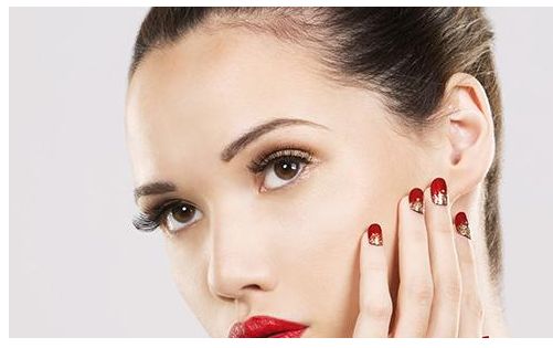 李靜整容了嗎？揭秘她迷人的新形象