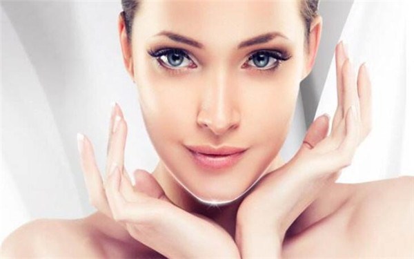 下巴吸脂術(shù)的風(fēng)險(xiǎn)有哪些？