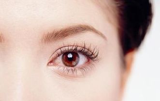 林更新整容了嗎？揭秘背后的真相及其對(duì)職業(yè)生涯的影響！