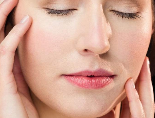 東僑東韓醫(yī)療美容整形醫(yī)院團隊是否具備全面的技術實力和專業(yè)經(jīng)驗？他們的技術一覽如何？