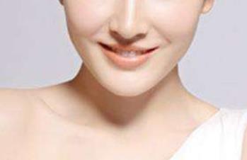 洛陽中心醫(yī)院整形科的資質(zhì)和口碑如何？值得信賴嗎？