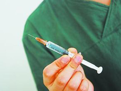 國外女星是否通過隆胸手術(shù)，如今胸部尺寸已超越籃球？