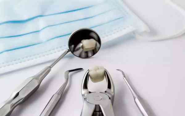 四川疤痕整形手術(shù)哪家更靠譜？公立整形匯總十家專家，華西是否真榜首值得期待？