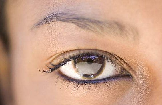 網(wǎng)紅整容了嗎？探索背后的真相：如何應(yīng)對網(wǎng)絡(luò)美容標(biāo)準(zhǔn)？