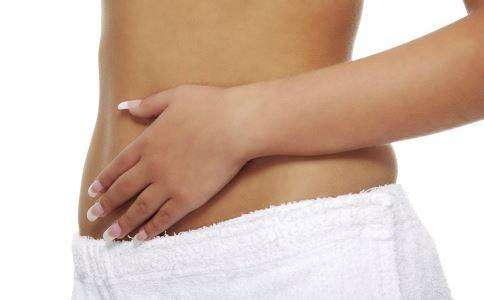 自體脂肪隆胸手術(shù)有何優(yōu)點？與假體相比有何區(qū)別？