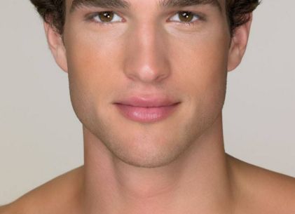 達(dá)康書記的臉是否接受了整容手術(shù)？揭秘他的新顏容。