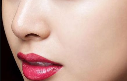 南京隆胸整形醫(yī)院哪家好？選擇南京隆胸的六大原因！