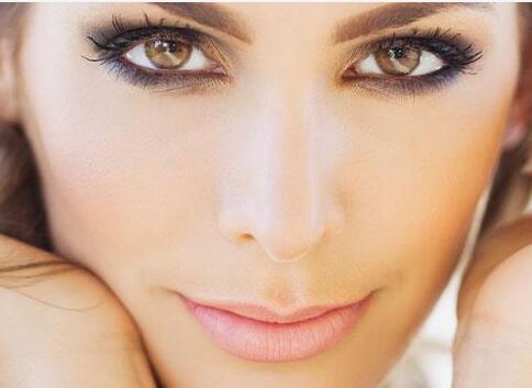 鼻梁歪整形手術(shù)價(jià)格高昂，術(shù)后恢復(fù)需要注意什么？