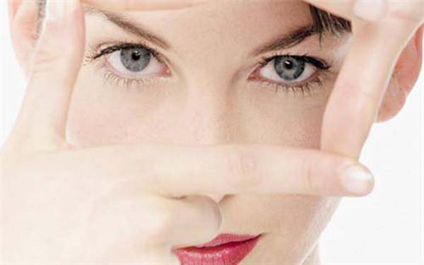 哪些材料適合隆鼻假體？術(shù)后如何護(hù)理呢？新手優(yōu)化標(biāo)題：隆鼻假體的材料和術(shù)后護(hù)理方法有哪些？