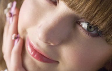 金藝媛曝光鼻子整容經(jīng)歷，揭秘她的改變！