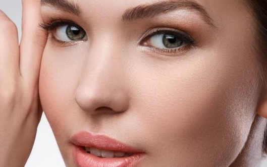 如何有效治療脂溢性脫發(fā)？讓你的形象遠(yuǎn)離“油膩”！