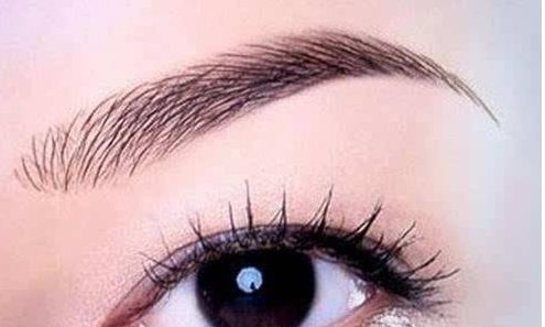 馬可的整容風波引發(fā)網(wǎng)友熱議，他究竟經(jīng)歷了怎樣的變化？