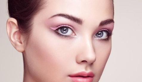 芭比娃娃的眼睛可以通過埋線來進行整形嗎？手術(shù)的后果如何？