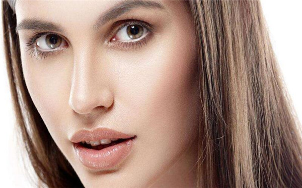 安醫(yī)二附院整形美容科的胸部整形價(jià)格表和專家推薦有哪些？你知道嗎？