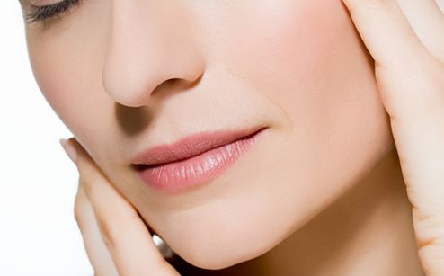 重慶哪家整形醫(yī)院好一點(diǎn)？選個(gè)靠譜的專家?guī)湍忝利悐Z人