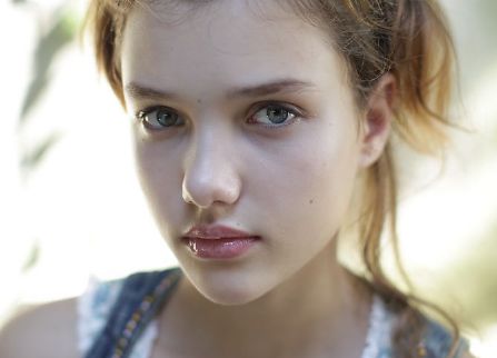 眼袋究竟多久能戴隱形眼鏡？全面了解恢復(fù)時間、維持狀態(tài)及潛在問題！