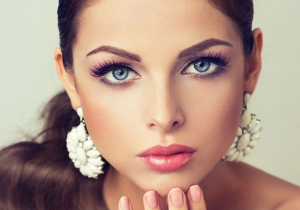 河南10家備受好評的美容醫(yī)院解決眼底紋凹陷問題