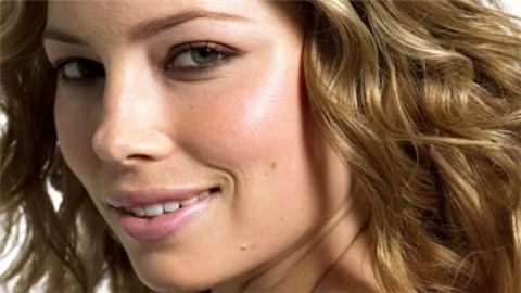 隆胸假體移除后能否恢復(fù)原先胸型？聽聽醫(yī)生的專業(yè)見解